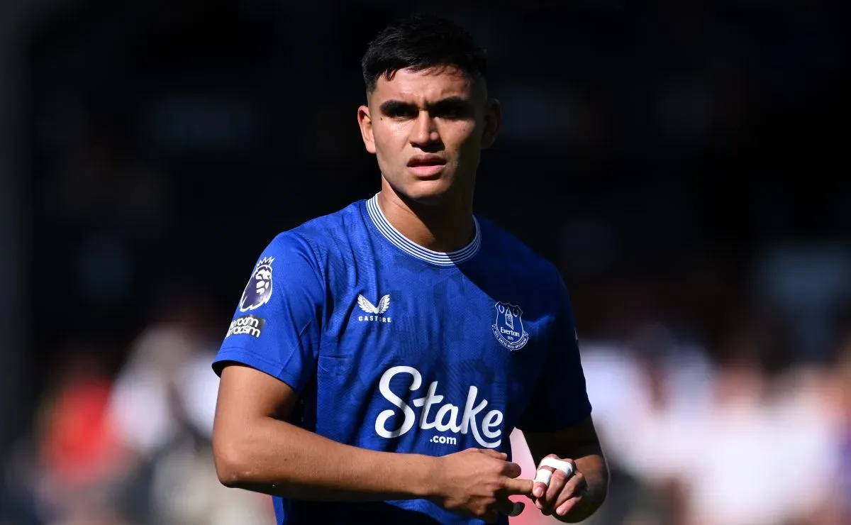 Flamengo aguarda Everton definir compra ou abre negociações