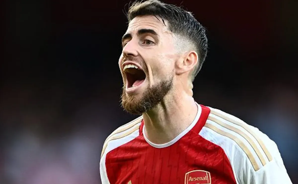 Flamengo considera contratar apenas Jorginho para o Mundial