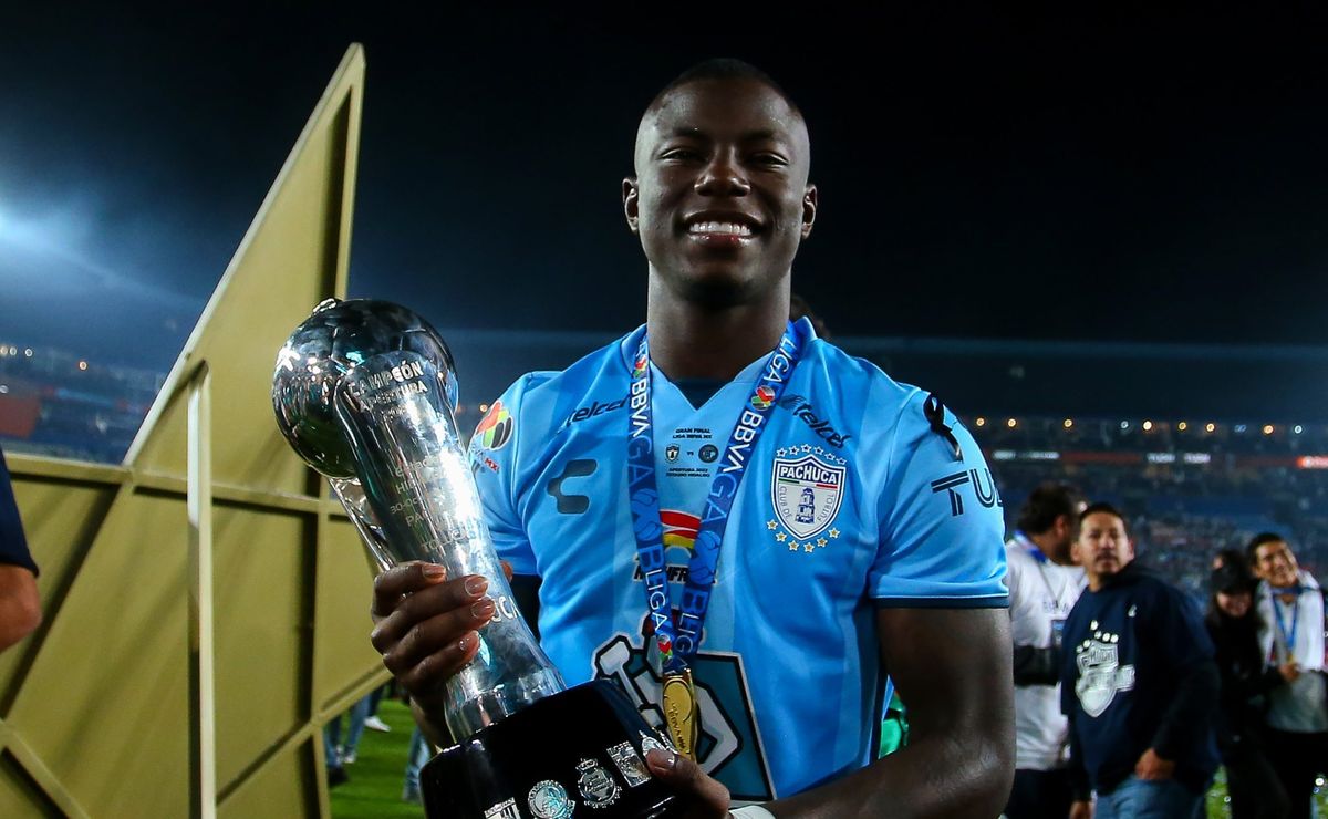 Flamengo decide não assinar com Marino Hinestroza, ex-Palmeiras