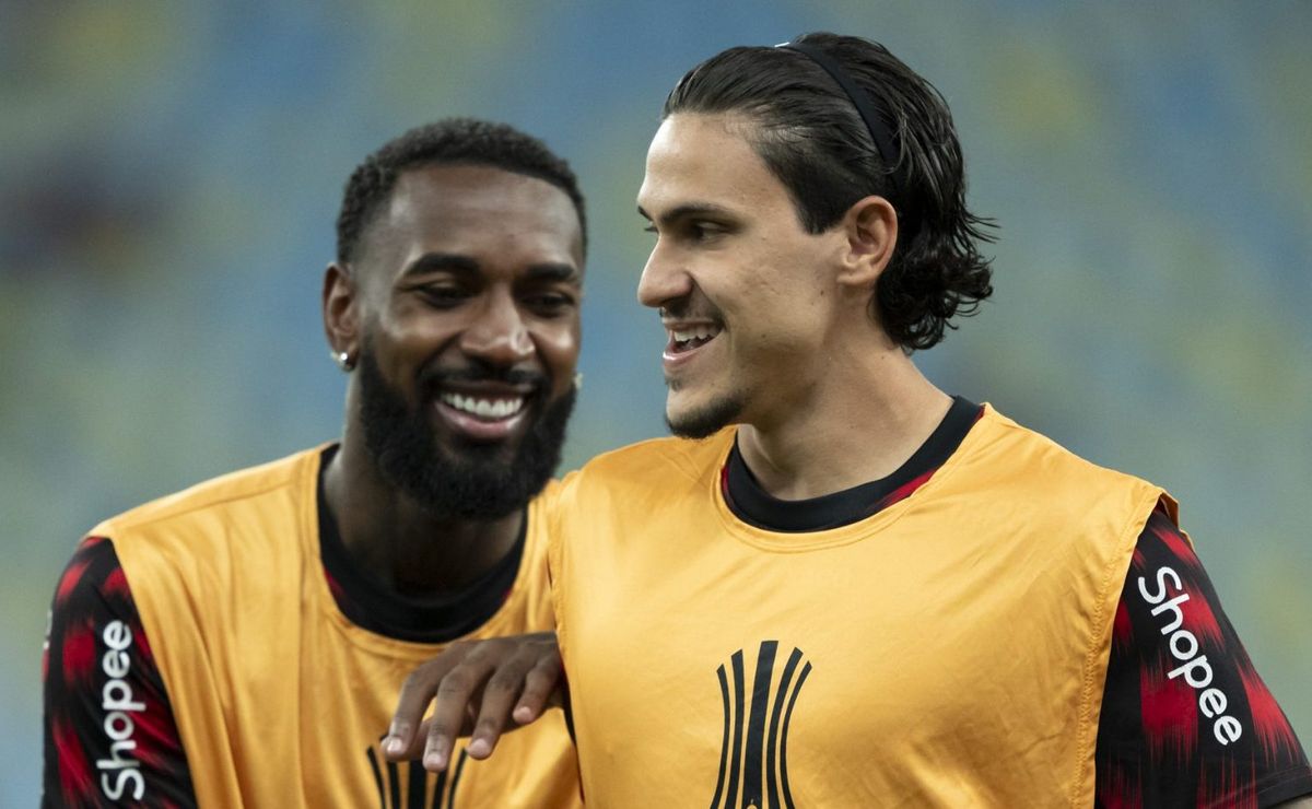 Flamengo encaminha renovação do atacante Pedro