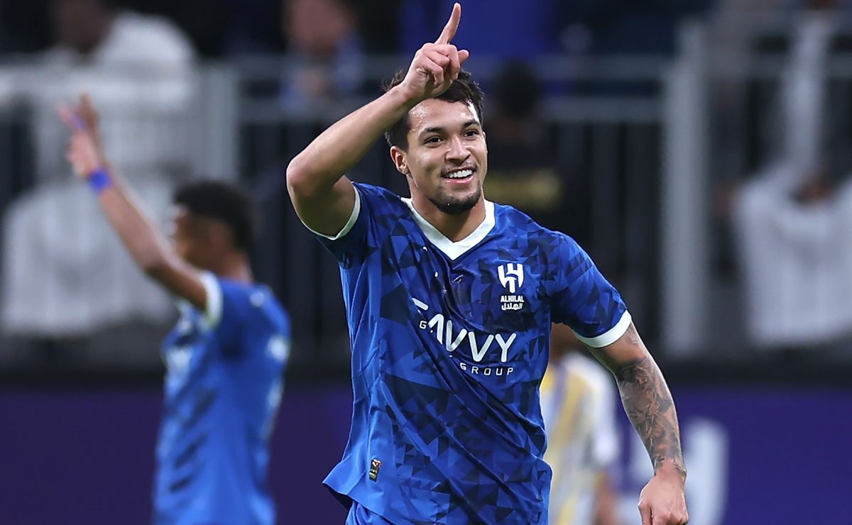 Flamengo recebe aval do Al-Hilal para falar com Marcos Leonardo