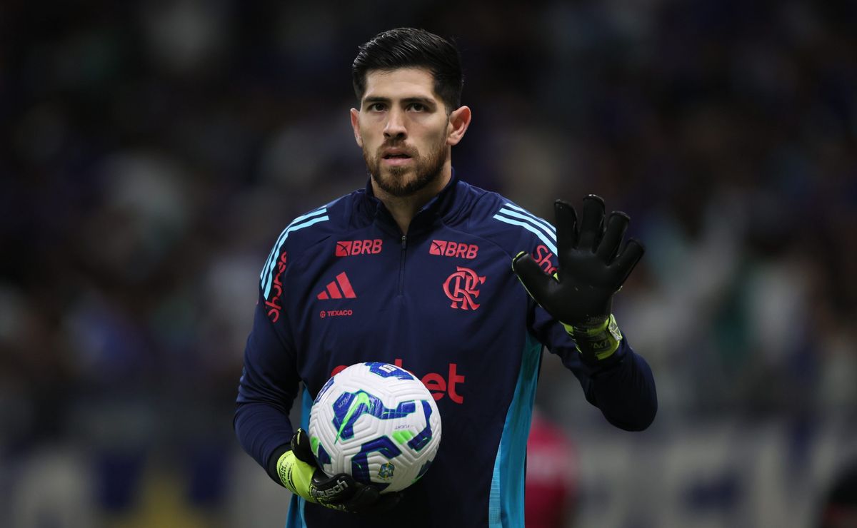 Flamengo recusa sondagens por Rossi e mantém goleiro como peça-chave