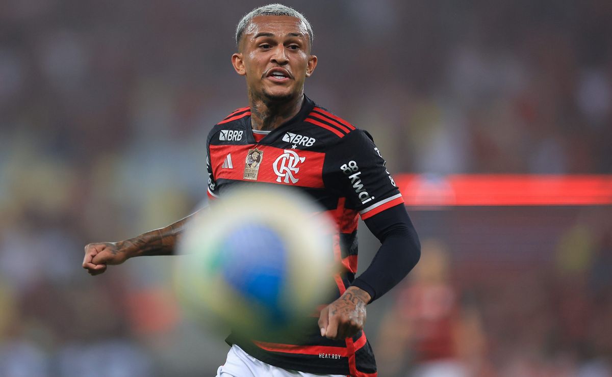 Manchester City negocia Wesley do Flamengo por €35 milhões