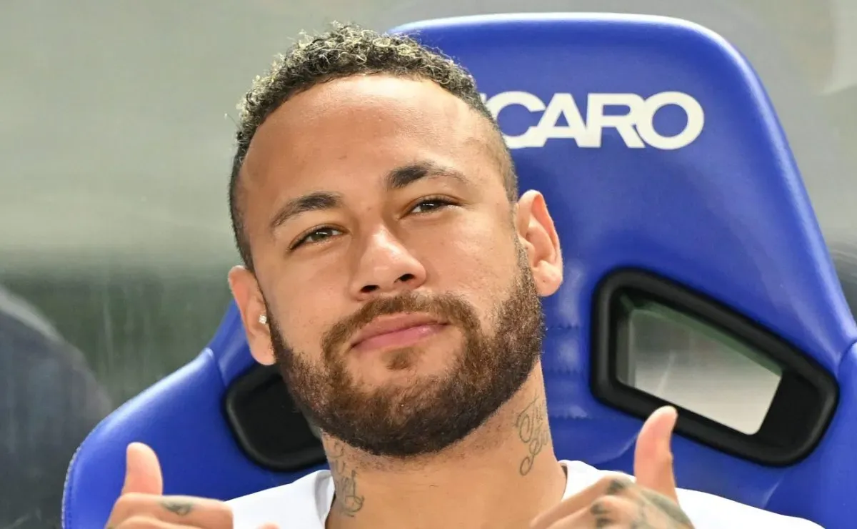 Neymar se posiciona sobre assinar com o Flamengo