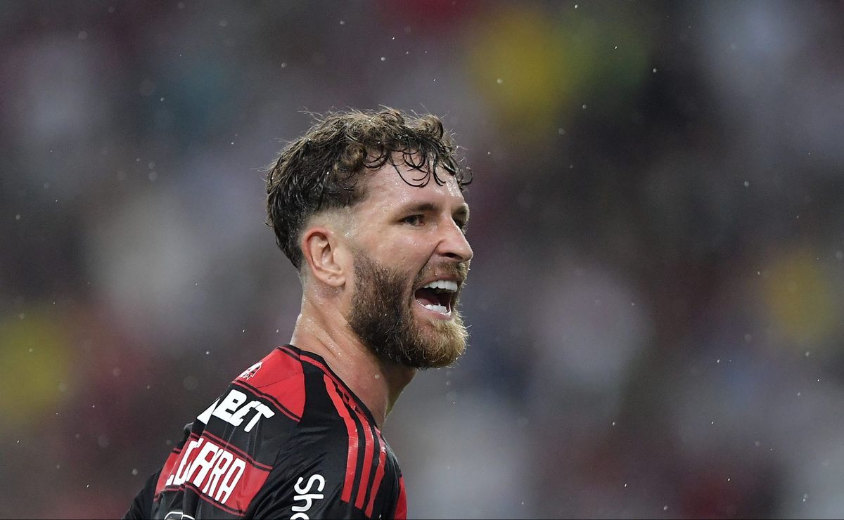 Números de Léo Pereira e as falhas que reacendem a crise na zaga