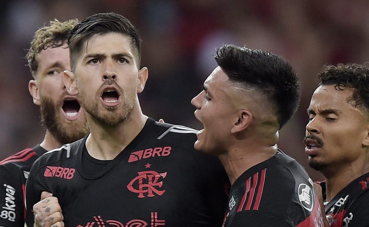 Rossi recebe sondagens da Europa e o Flamengo planeja renovação