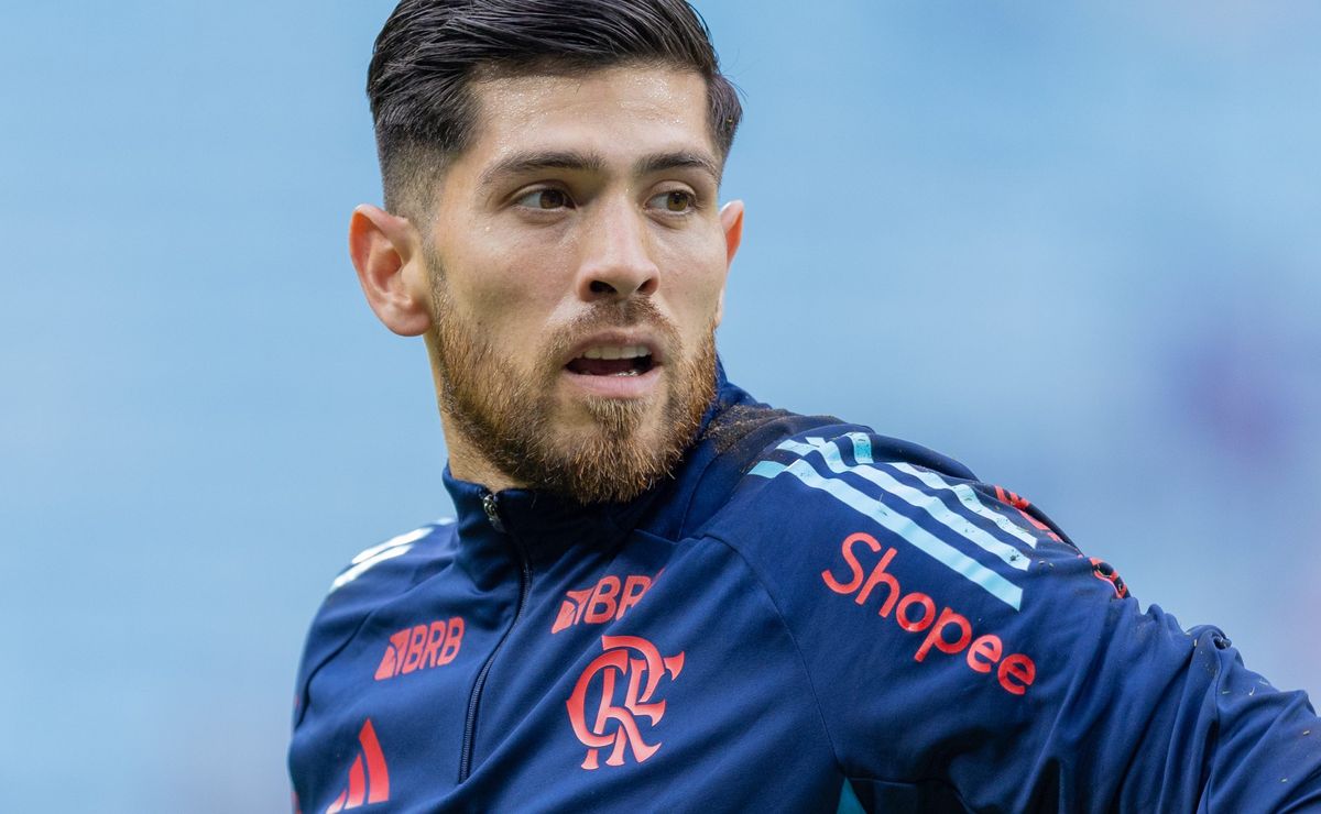 Rossi recebe sondagens para sair do Flamengo, mas quer ficar