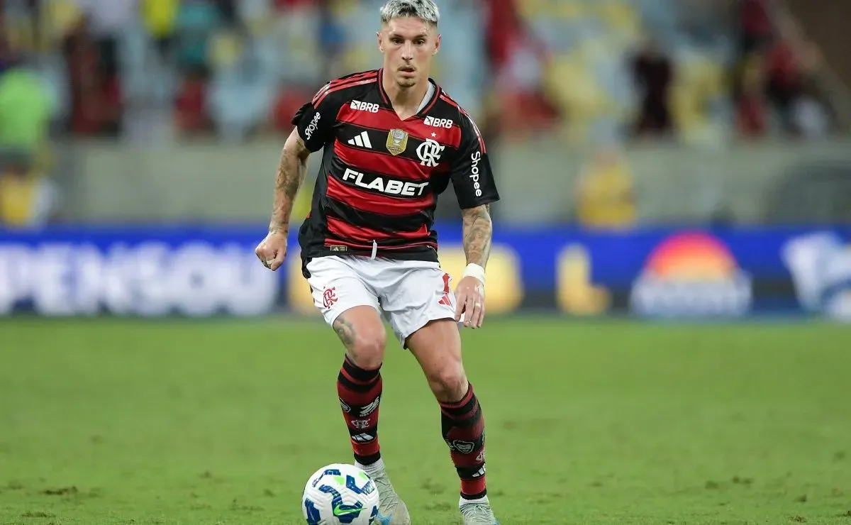 Varela garante permanência no Flamengo e espera assinatura em breve