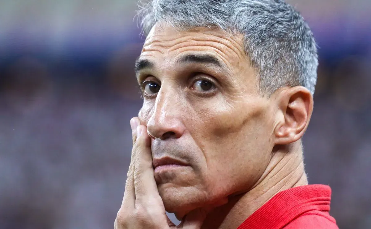 Vojvoda passa por drama nos 14 jogos antes de Flamengo x Fortaleza