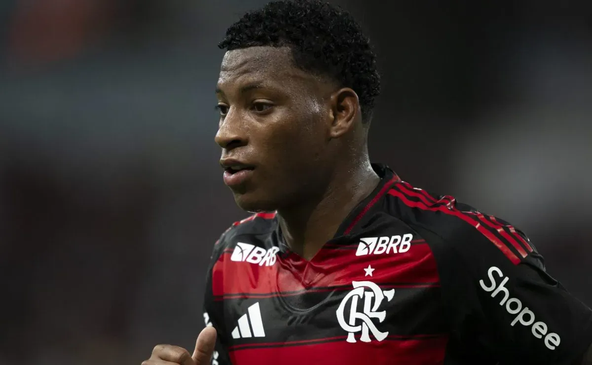 Após polêmica com o Flamengo, Plata não treina no Equador