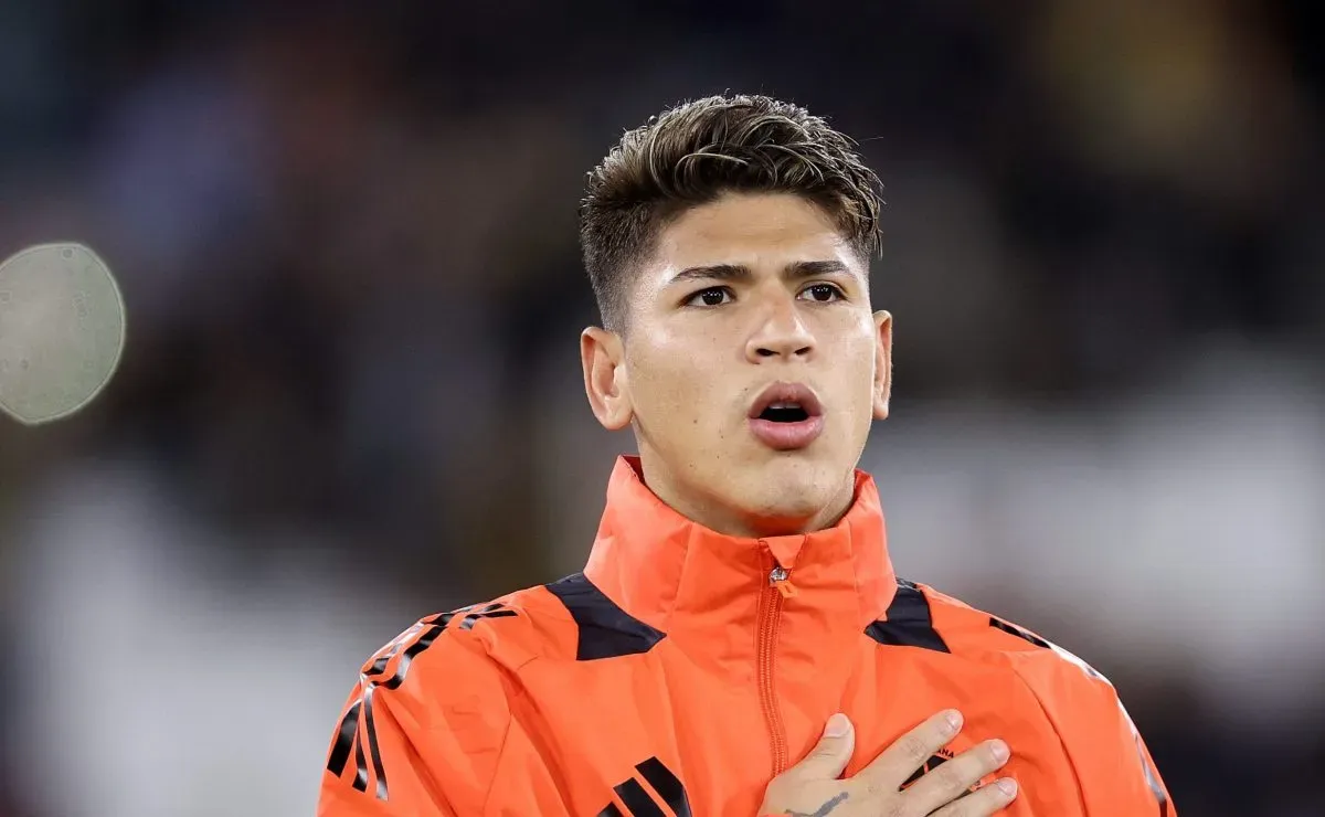 Dínamo recusa nova proposta do Flamengo por Carrascal