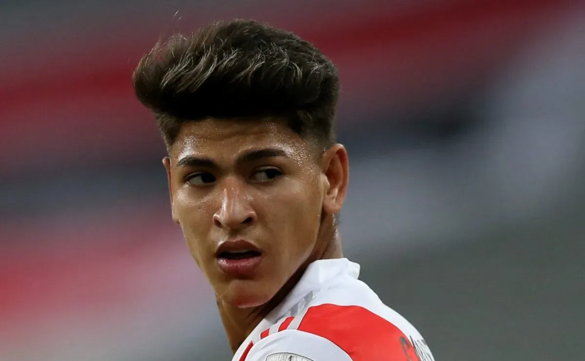 Empresário de Carrascal dá versão oficial sobre negociação com o Flamengo