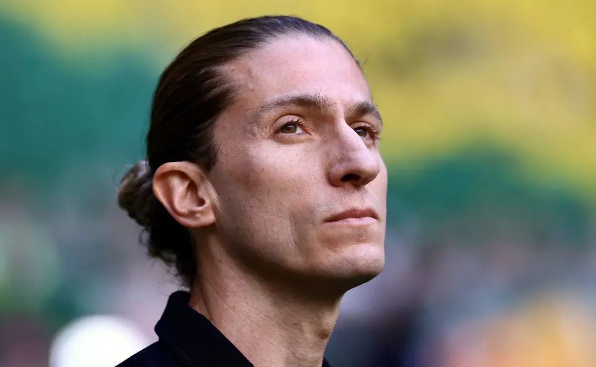 Filipe Luís decide fazer 3 mudanças contra o Bayern