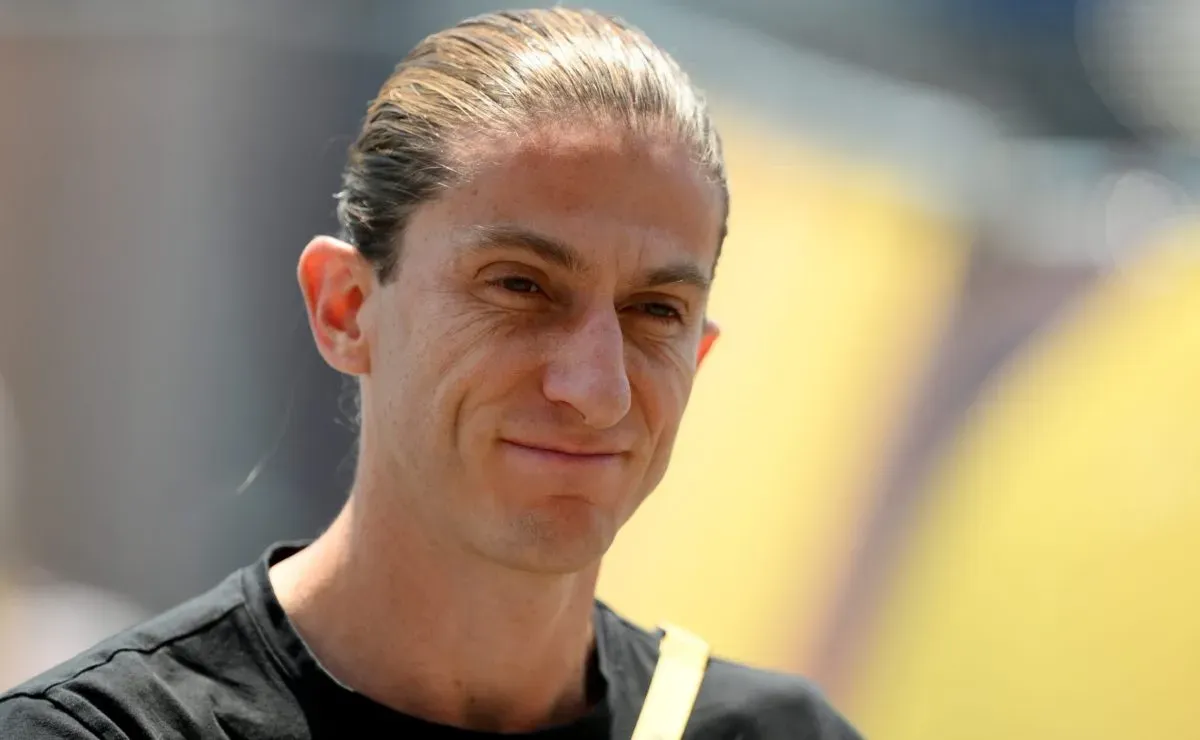 Filipe Luís toma atitude em Flamengo x Chelsea e torcida repercute
