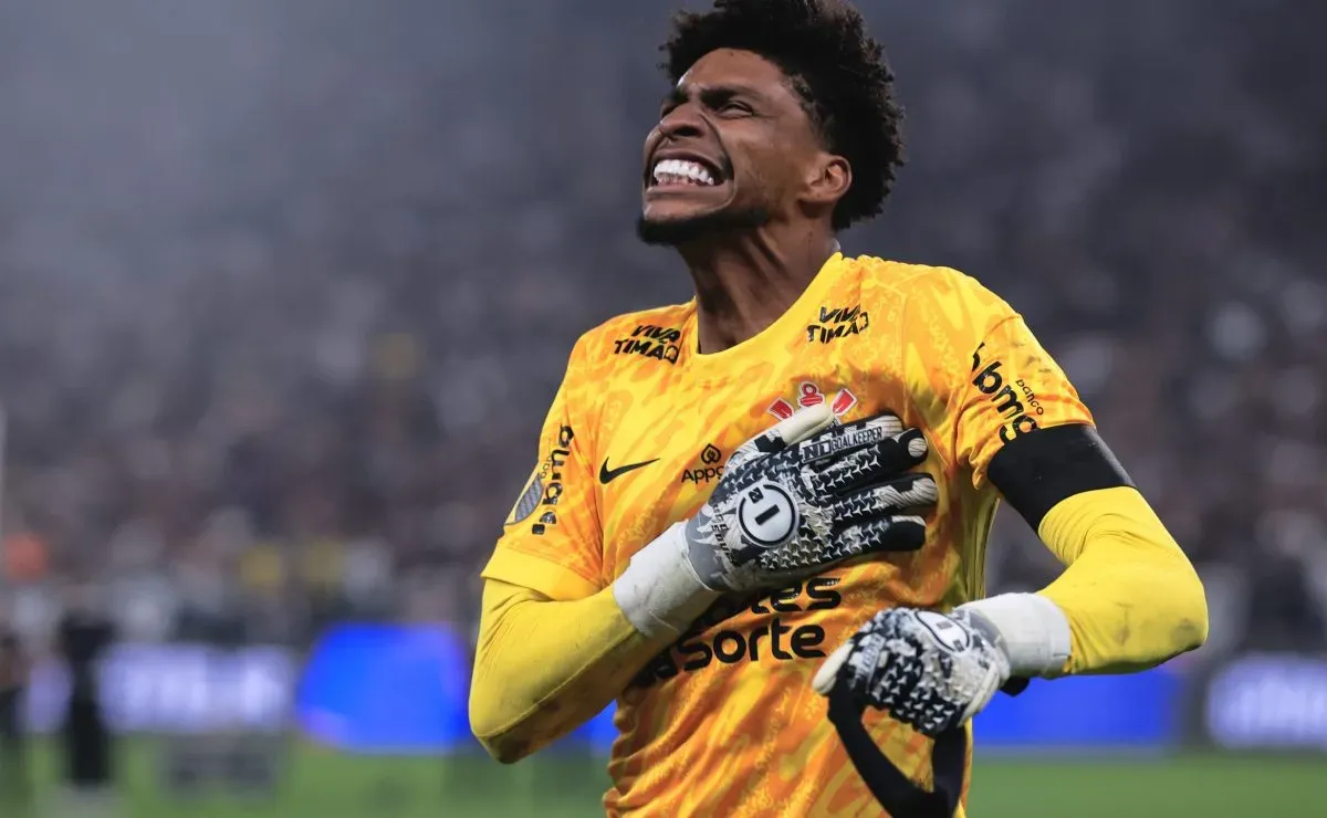 Flamengo é processado por venda de Hugo Souza ao Corinthians