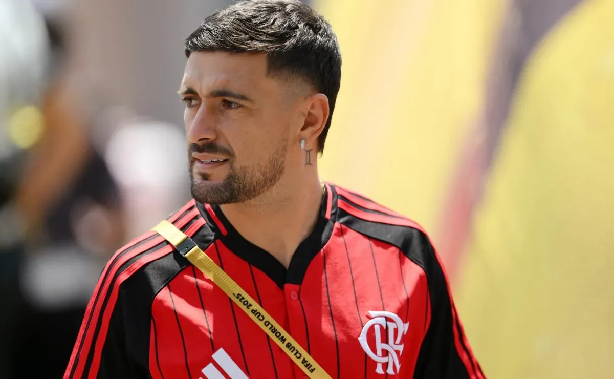 Flamengo recusa venda de Arrascaeta e Cruz Azul não quer pagar multa