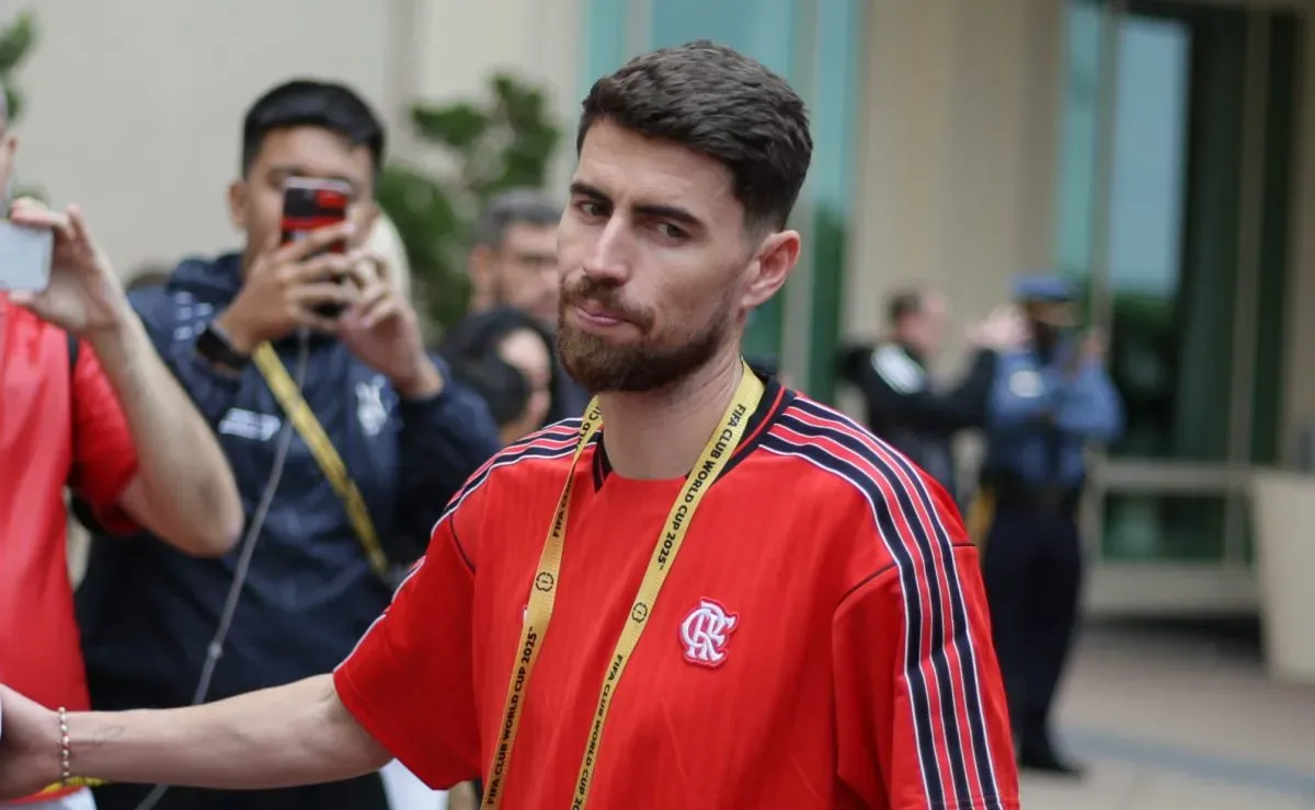 Jorginho se destaca nos treinos do Fla e impressiona Filipe