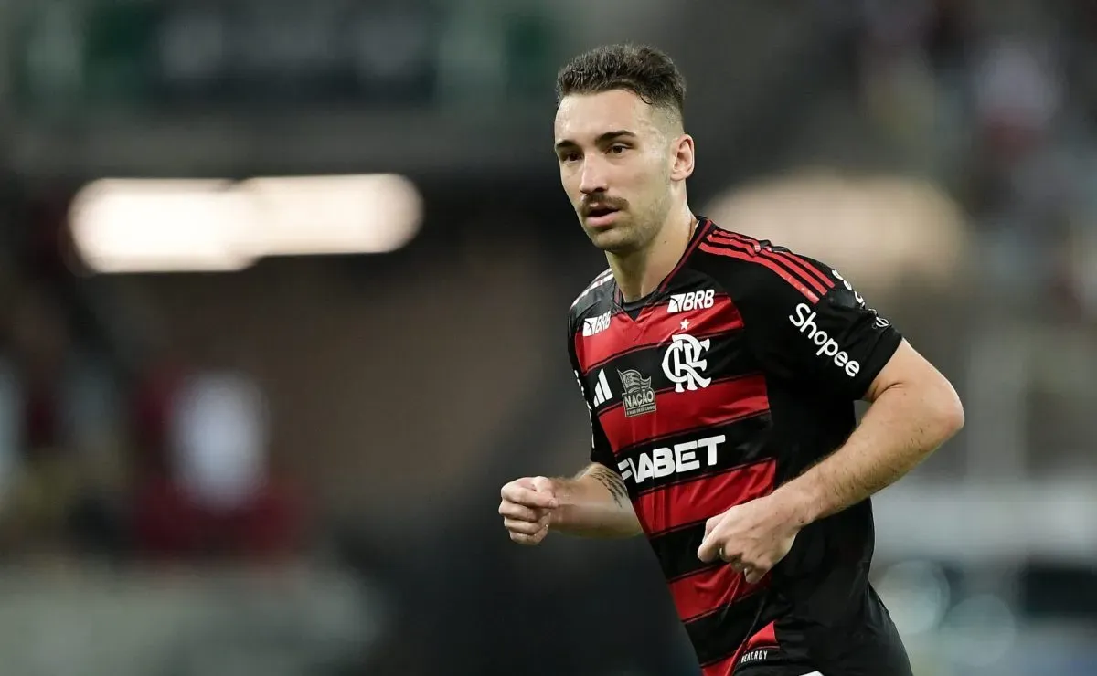 Léo Ortiz analisa situação de Gerson no Flamengo