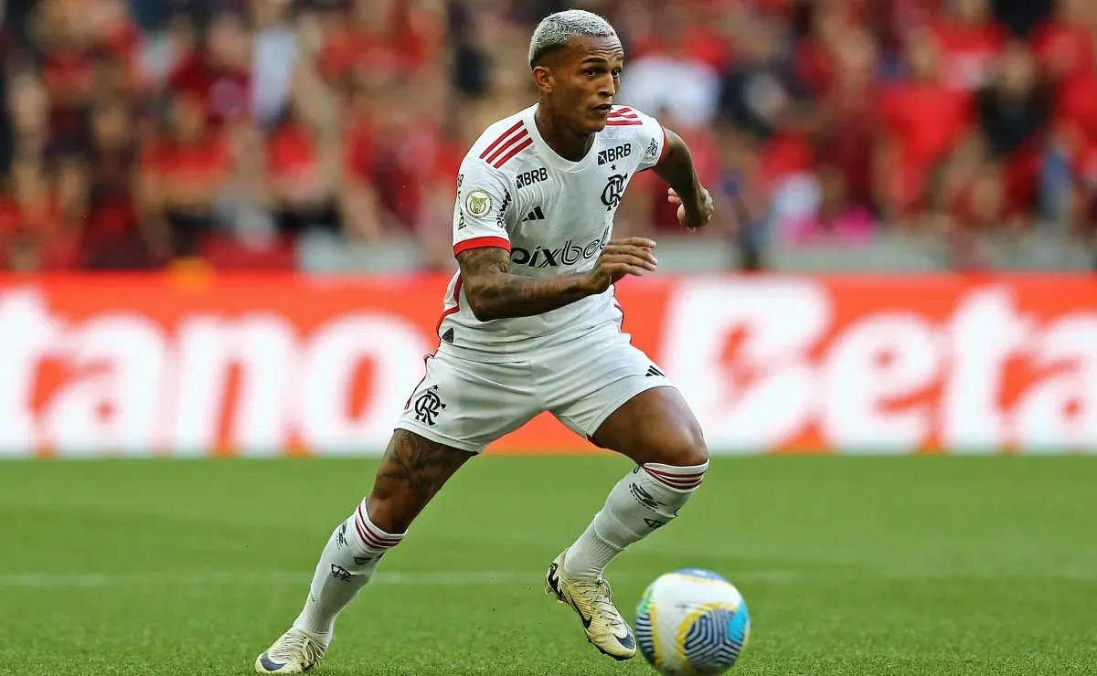 Roma quer Wesley, do Flamengo, que também é alvo da Juventus
