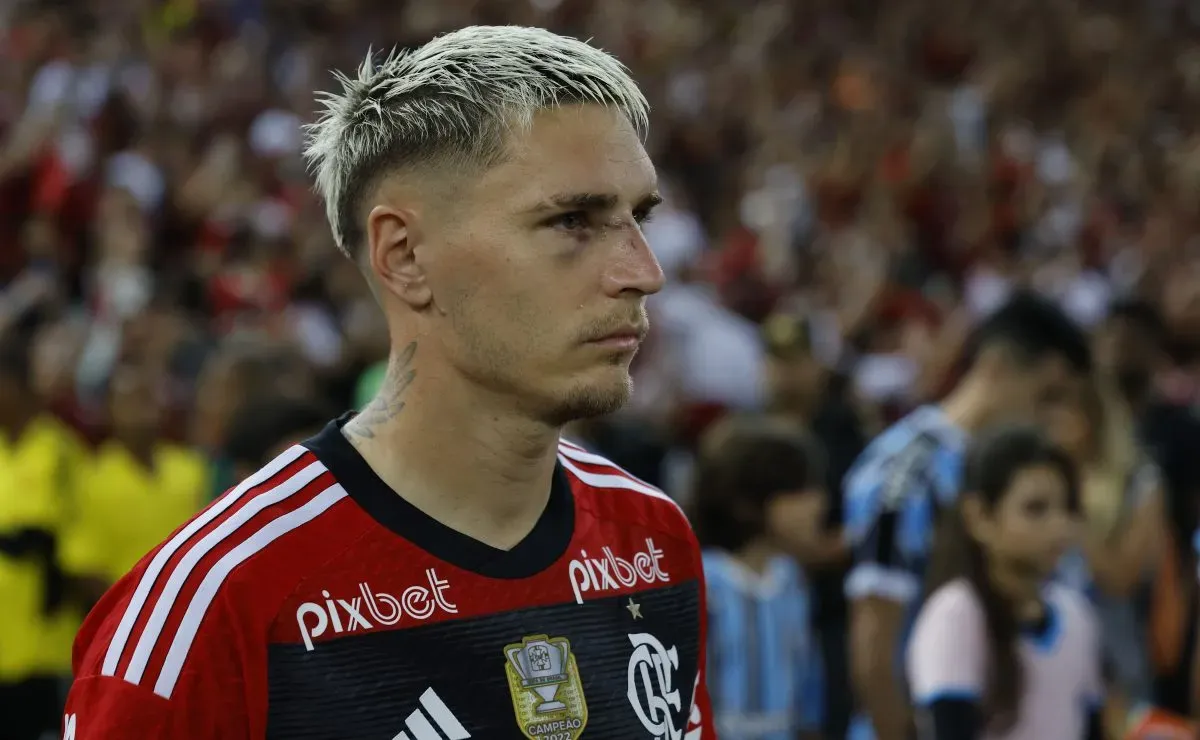 Varela deve renovar com o Flamengo após o Mundial de Clubes