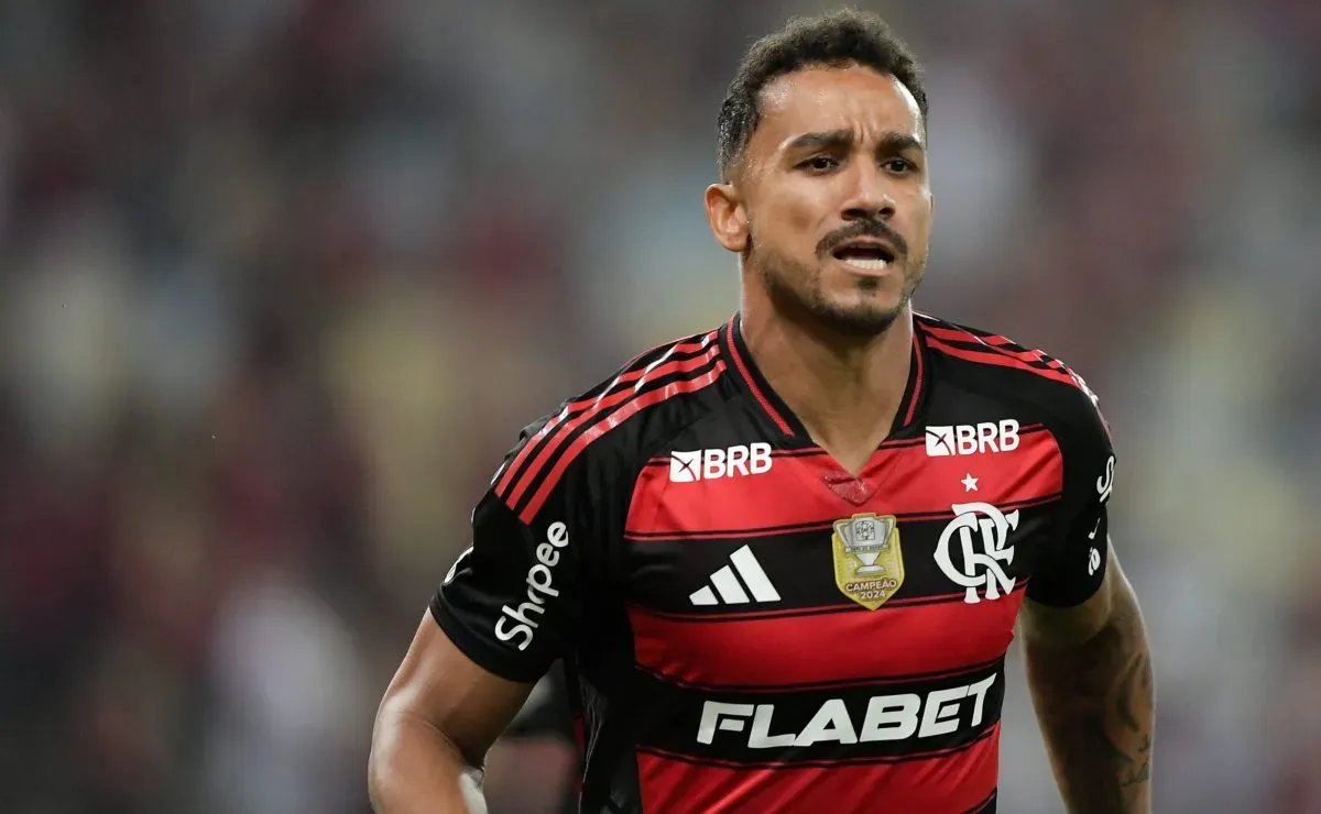 Danilo, agora no Flamengo, reencontra Santos no Brasileirão e visa manter invencibilidade
