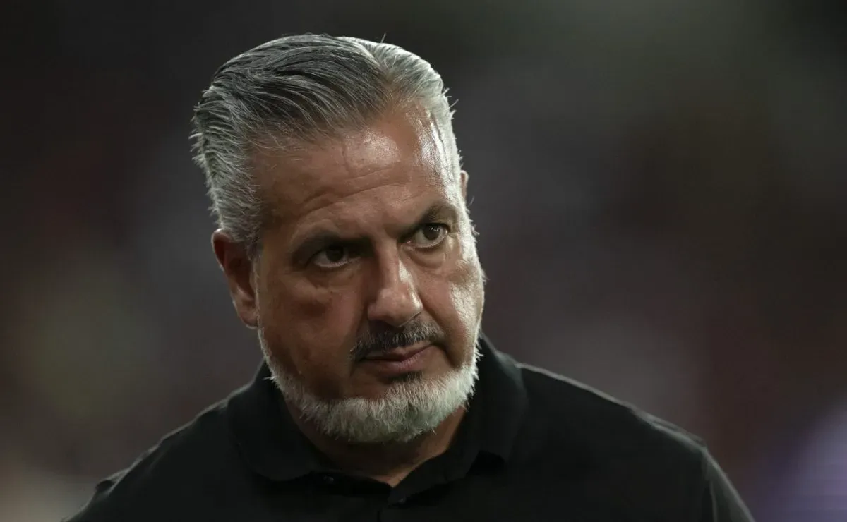 Demissão de Boto no Flamengo tem aprovação e agita rede social