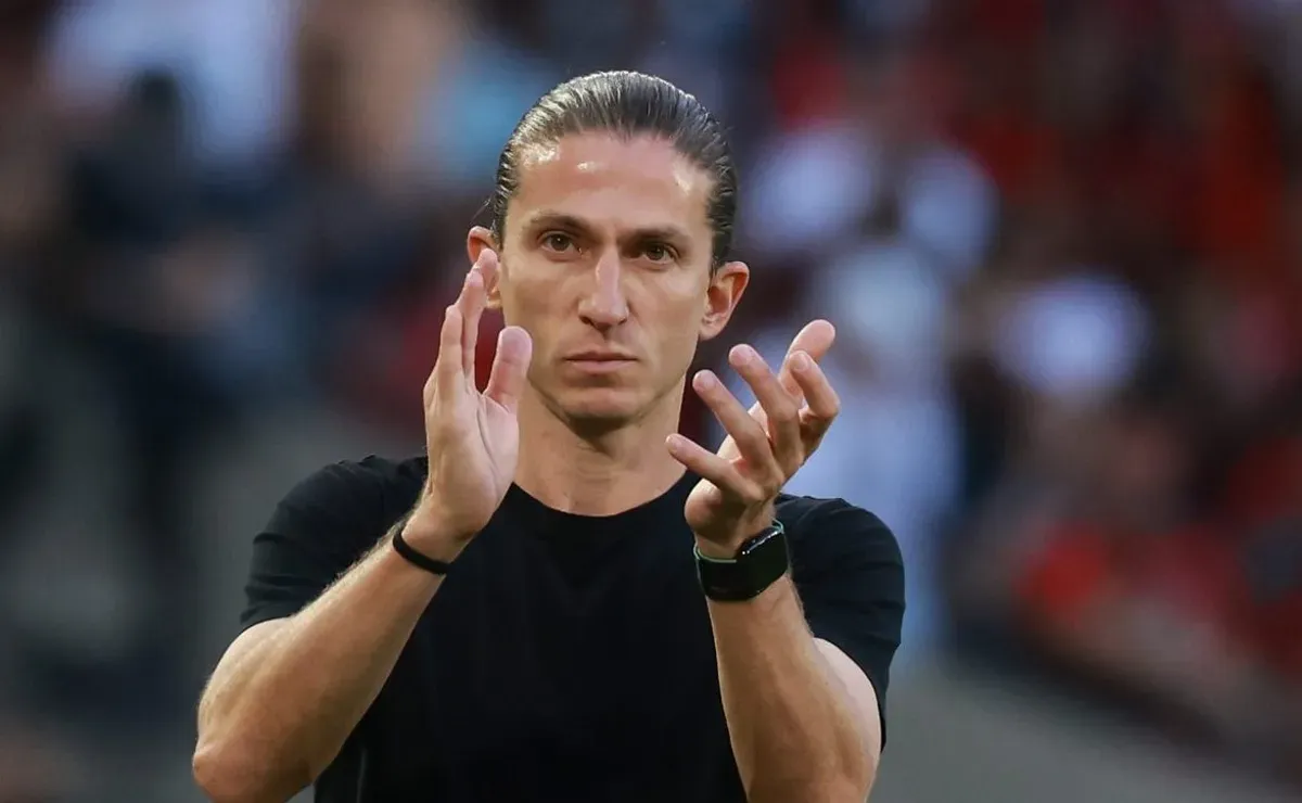 Filipe Luís vai receber substituto no Flamengo antes de perder Wesley