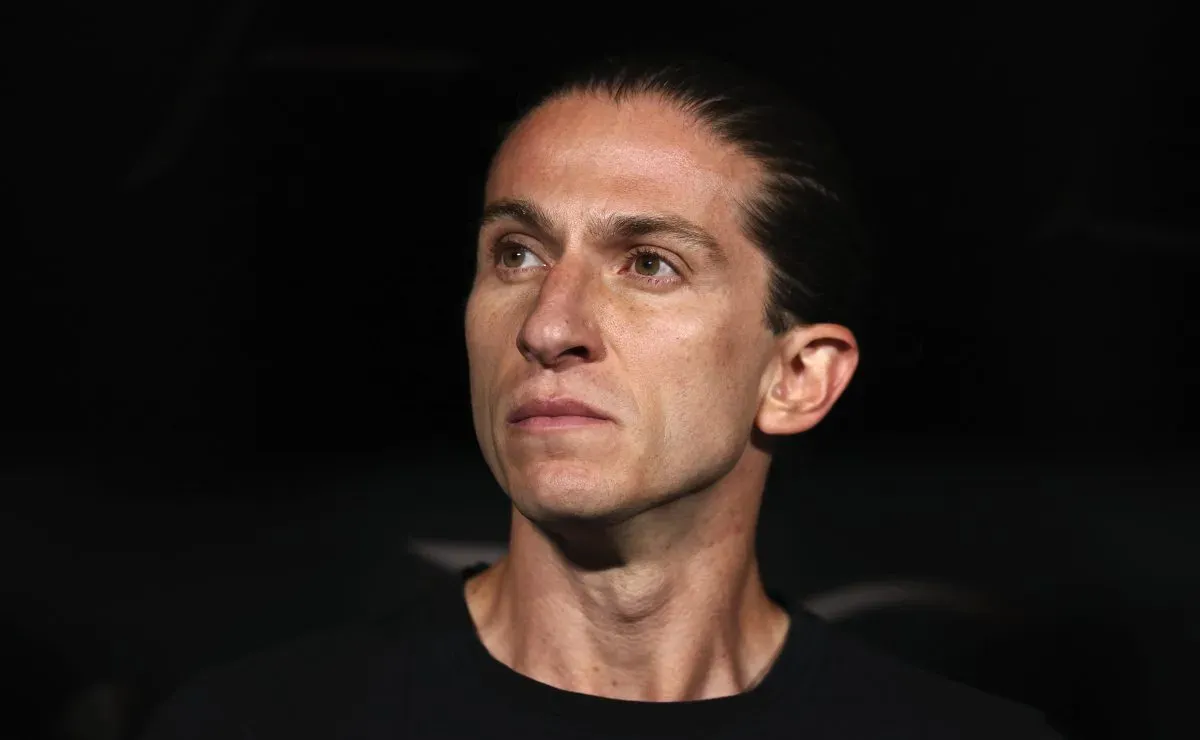 Flamengo desiste de Mikey Johnston mesmo após conversa com Filipe Luis