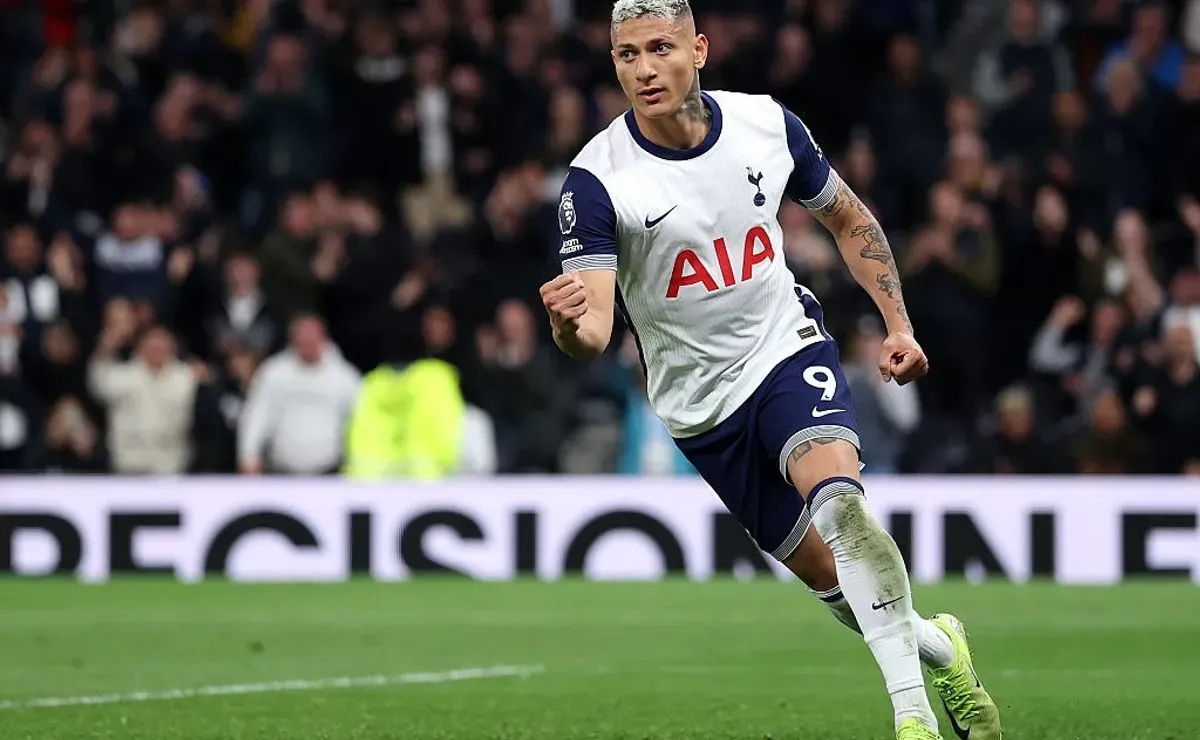 Flamengo quer Richarlison e tem concorrência no Brasil