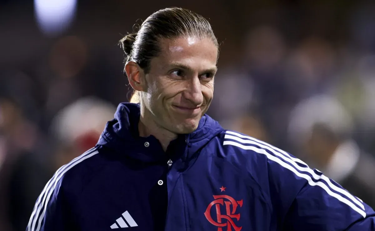 Veja! Flamengo vence Bragantino de virada, mas Filipe Luís é criticado pela torcida