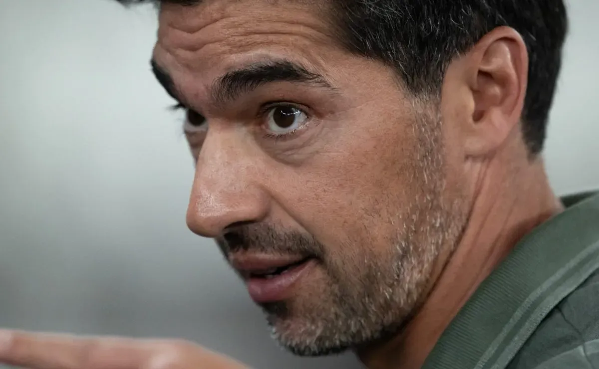Abel Ferreira faz crítica que envolve o Flamengo e manda a real ao vivo
