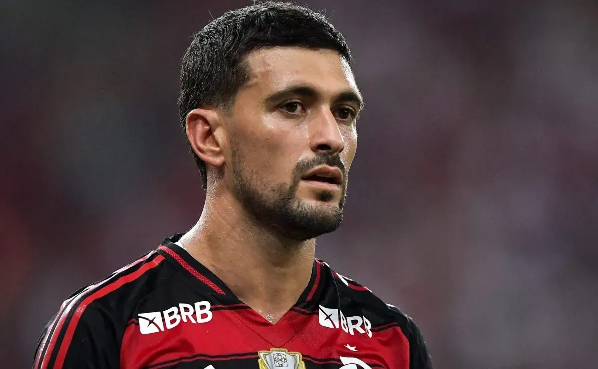 Arrascaeta revelou feito que diferencia Filipe Luís de outros treinadores do Flamengo