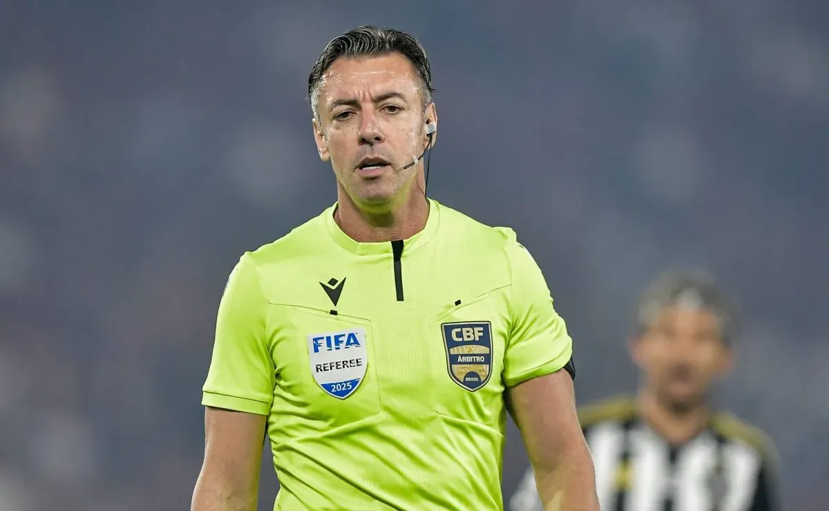 Atlético-MG toma nova atitude sobre arbitragem de Raphael Claus contra o Flamengo