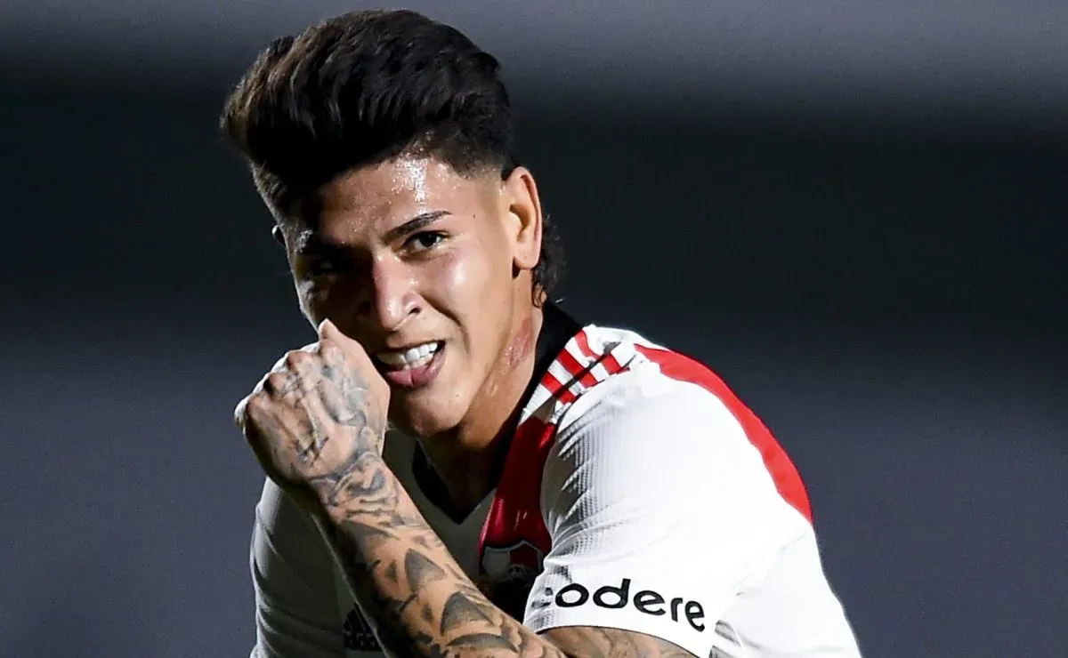 Flamengo espera documento do Dínamo por Carrascal para anunciar