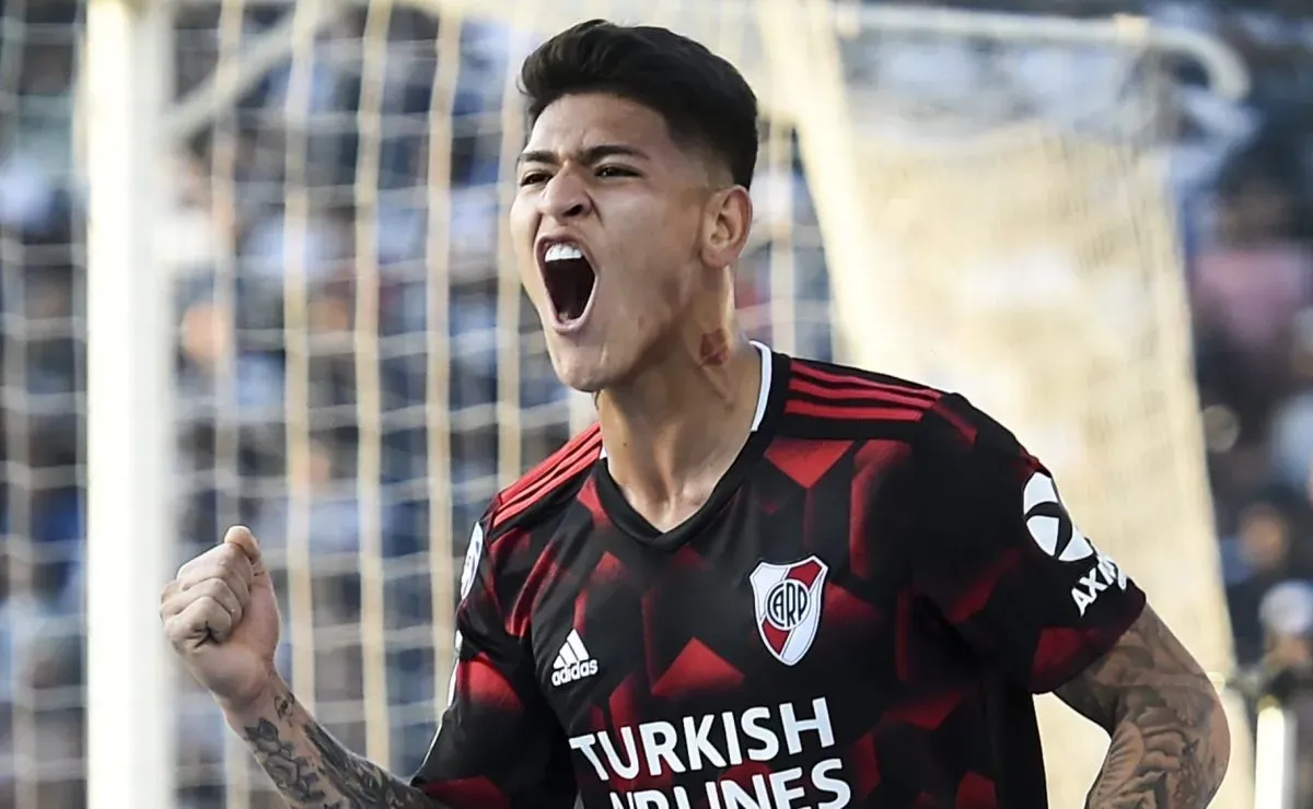 Flamengo resolve pendência e Jorge Carrascal será anunciado oficialmente