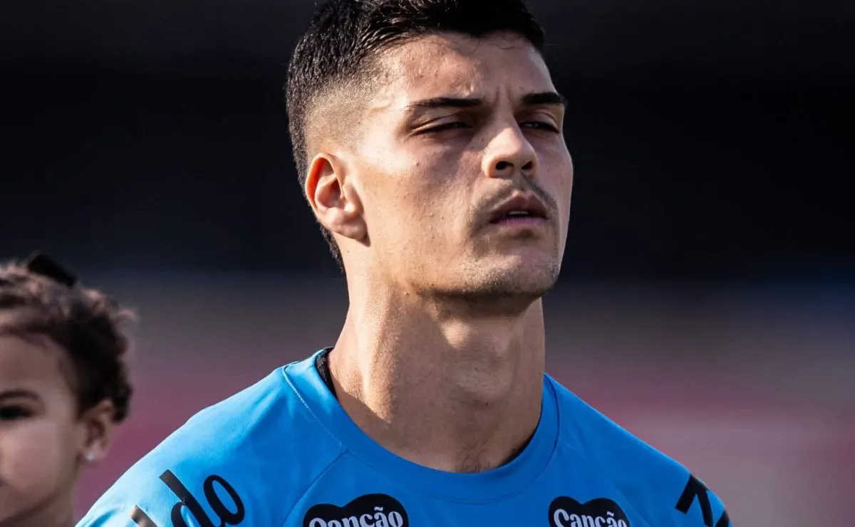 Gabriel Brazão desmente imprensa ao vivo e manda a real sobre chegada ao Flamengo