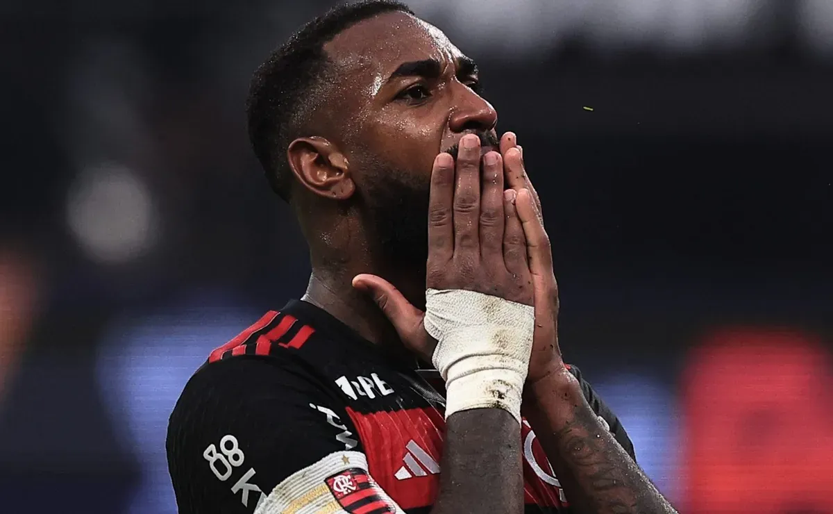 Gerson joga apenas 7 minutos de jogo no Zenit após deixar o Flamengo.