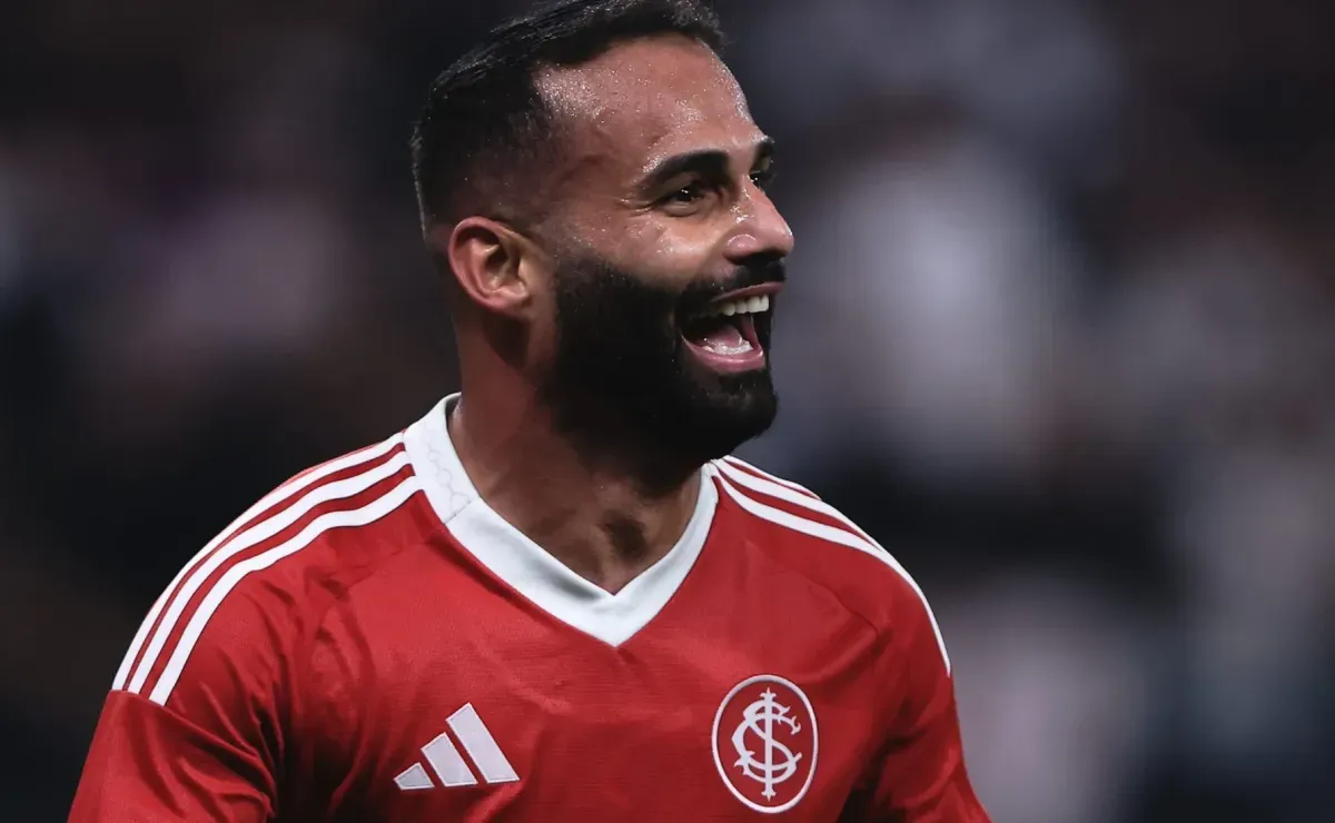 Internacional reage contra o Flamengo sobre Thiago Maia