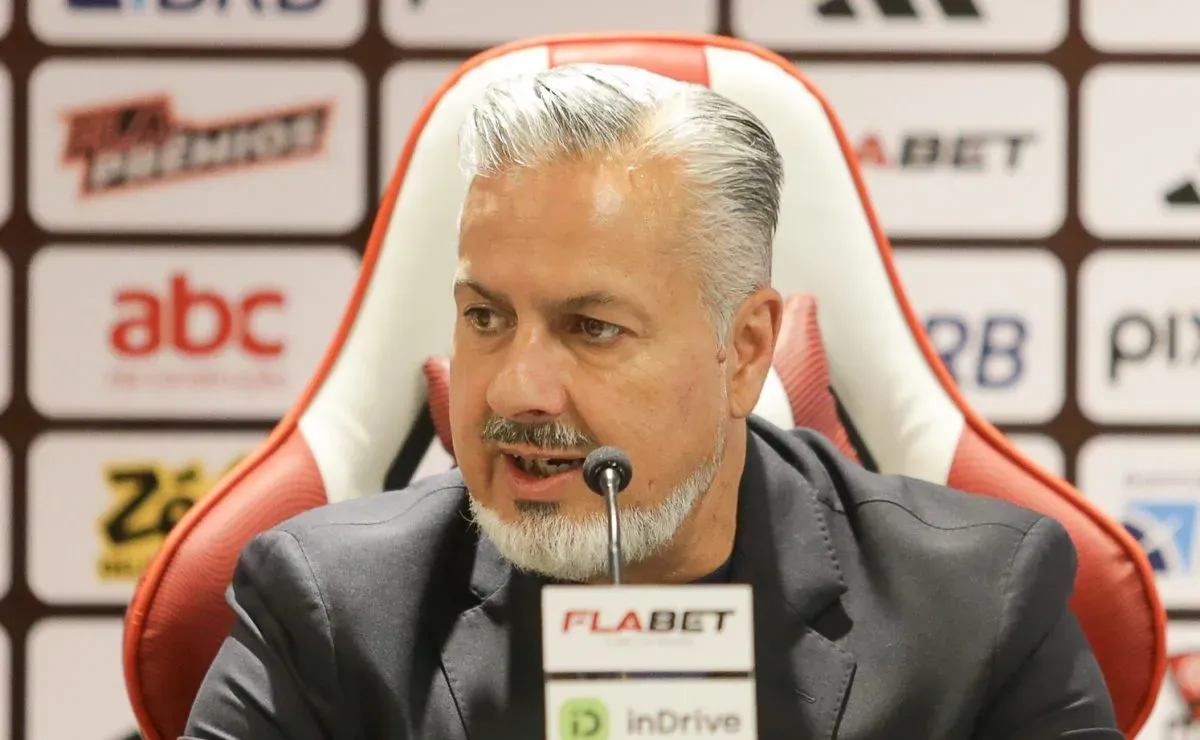 José Boto é comunicado que jogador acaba de pedir para deixar o Flamengo