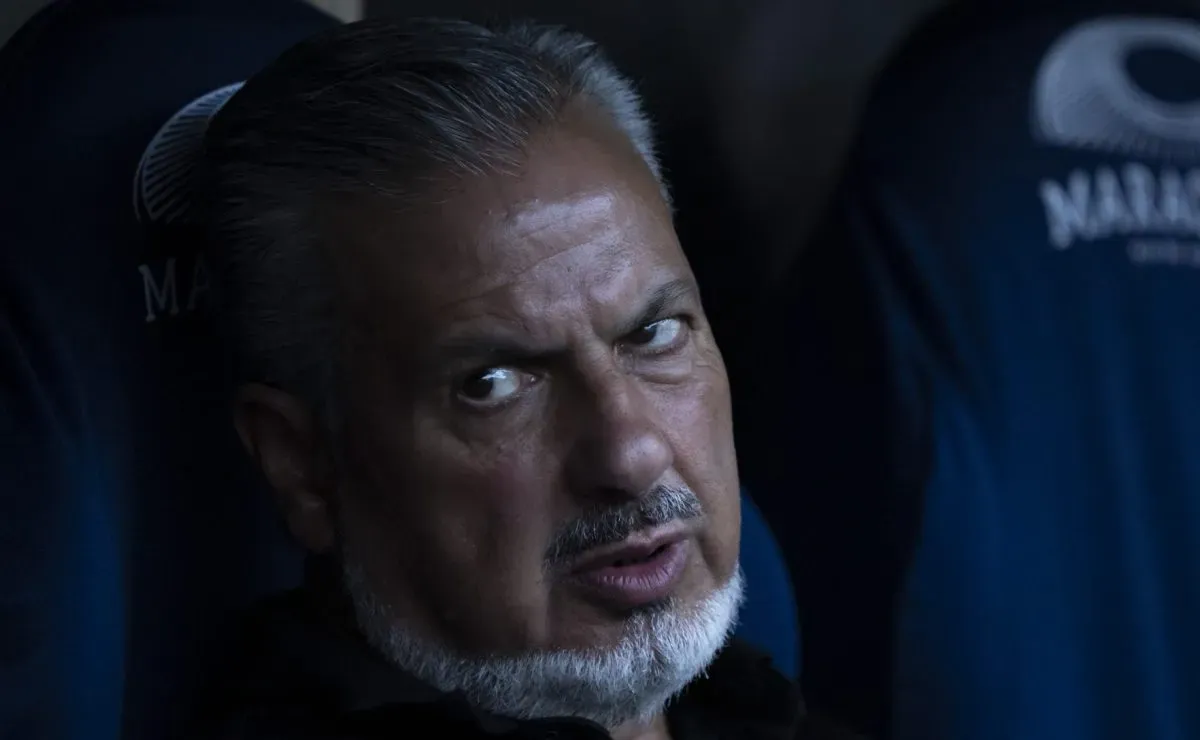 Meia badalado não quer mais jogar no Flamengo e até chorou para ser negociado com rival