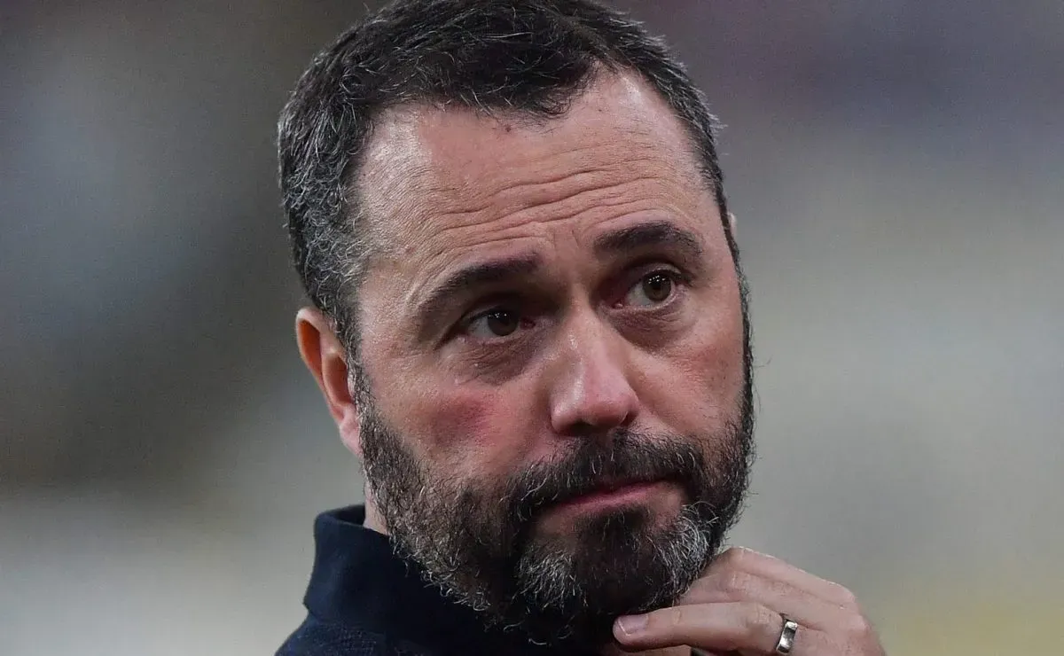 Presidente do Fluminense faz suposições sobre patrocínio do Flamengo