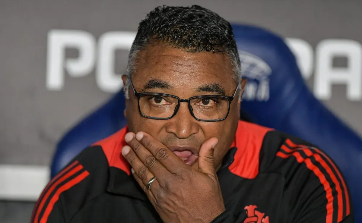 Roger Machado manda a real sobre o Flamengo de Filipe Luís na coletiva e surpreende com forte declaração