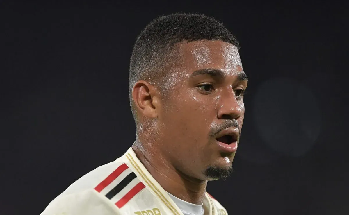 Samu Lino mal chega ao Flamengo e já causa saída de atacante badalado