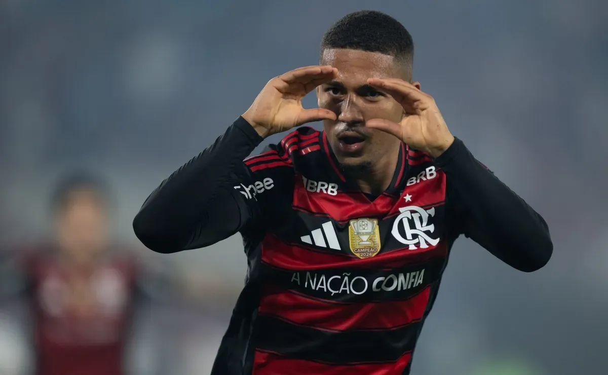 Samuel Lino participa de cinco gols e entra em ranking seleto do Flamengo