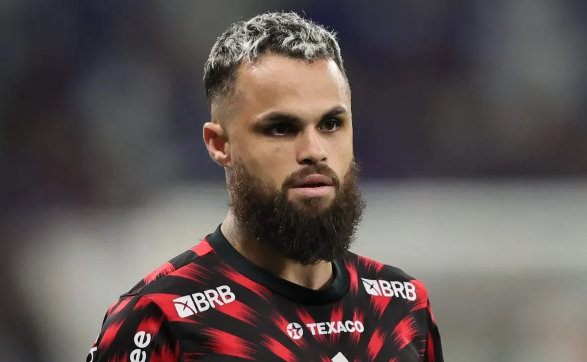 Seis jogadores do Flamengo podem sair do clube após fala de Filipe Luís