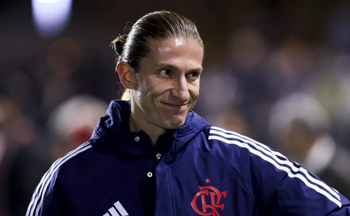 Torcida do Flamengo detona decisão de Filipe Luís em eliminação mas detalhe passou batido