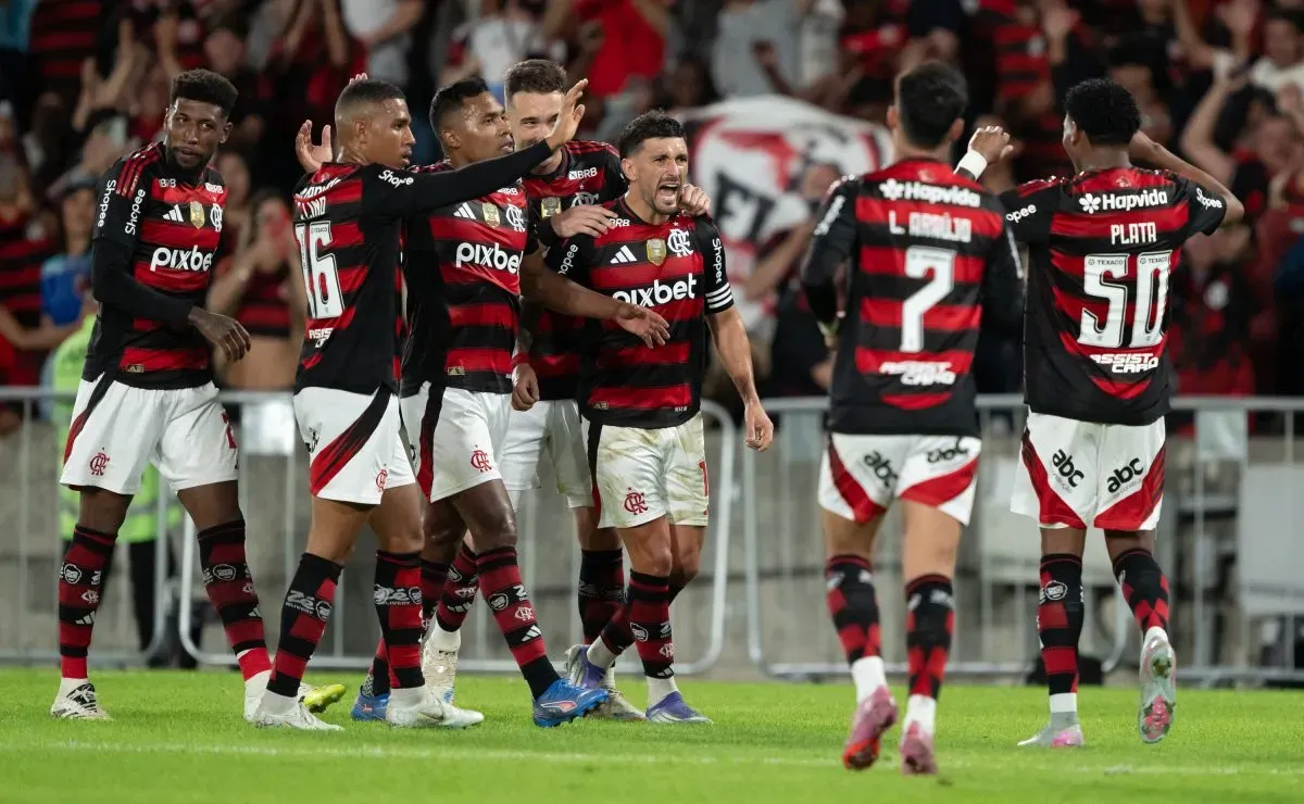 VEJA! Arrascaeta dá chapéu e caneta durante Flamengo x Mirassol e lance viraliza