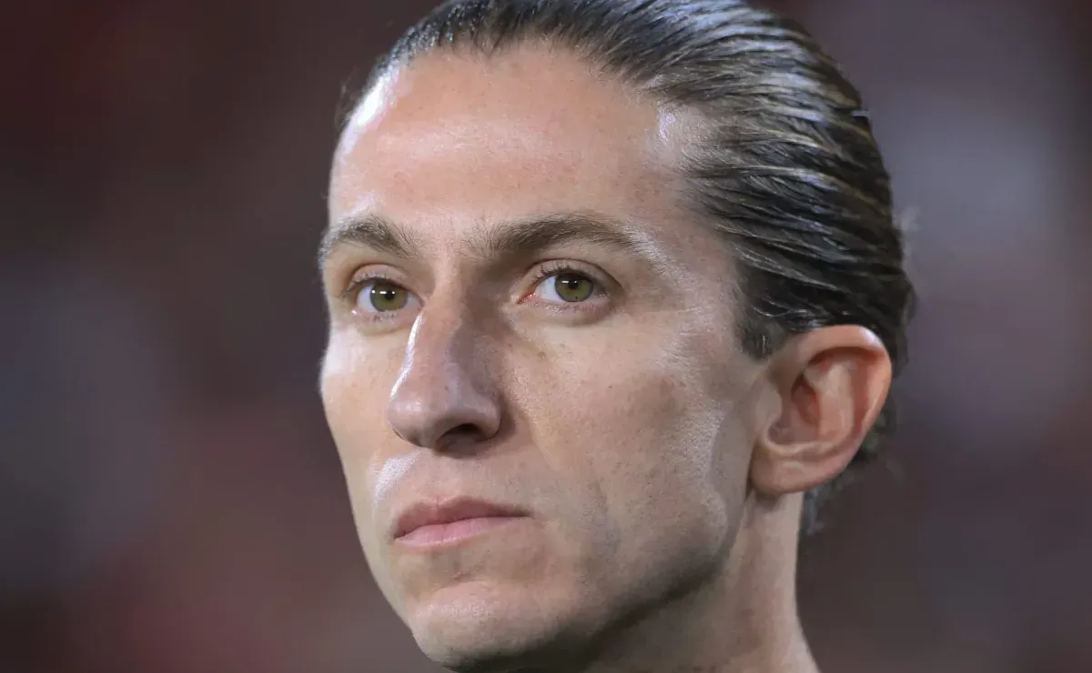 Vampeta manda sinal de alerta ao Flamengo sobre o futebol brasileiro