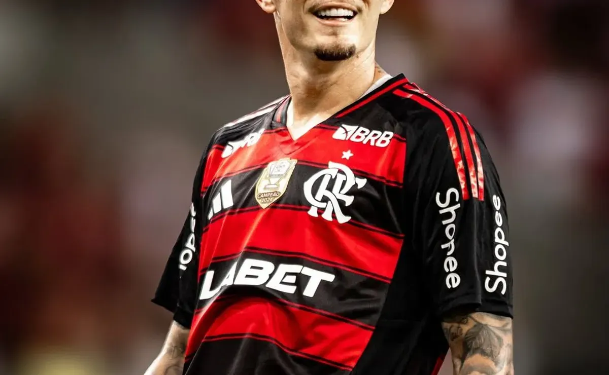 Varela perto de renovar com o Flamengo