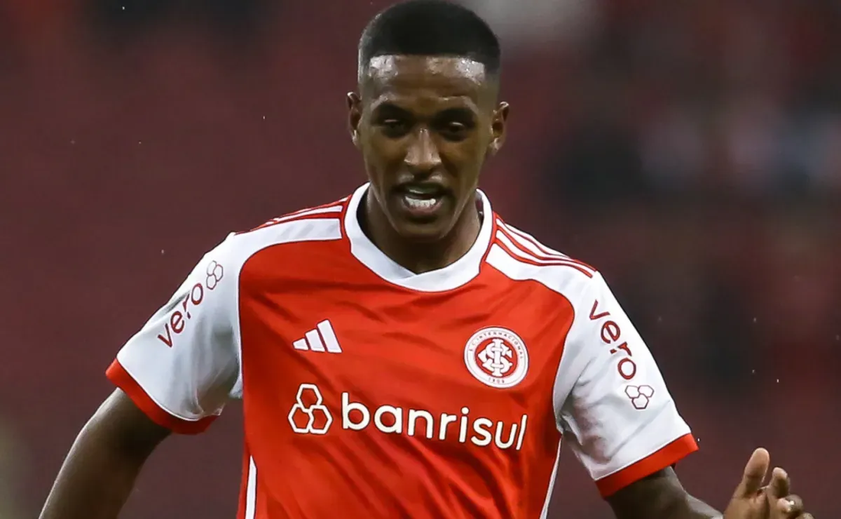 Zenit propõe troca de Robert Renan por Matheus Gonçalves ao Flamengo